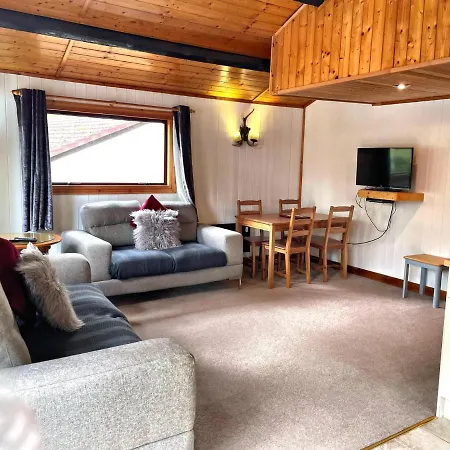 The Squirrel Lodge Carmarthen Esterno foto